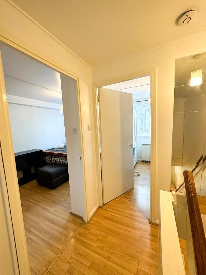 36 O'Leary Square Apartment Лондон Екстериор снимка