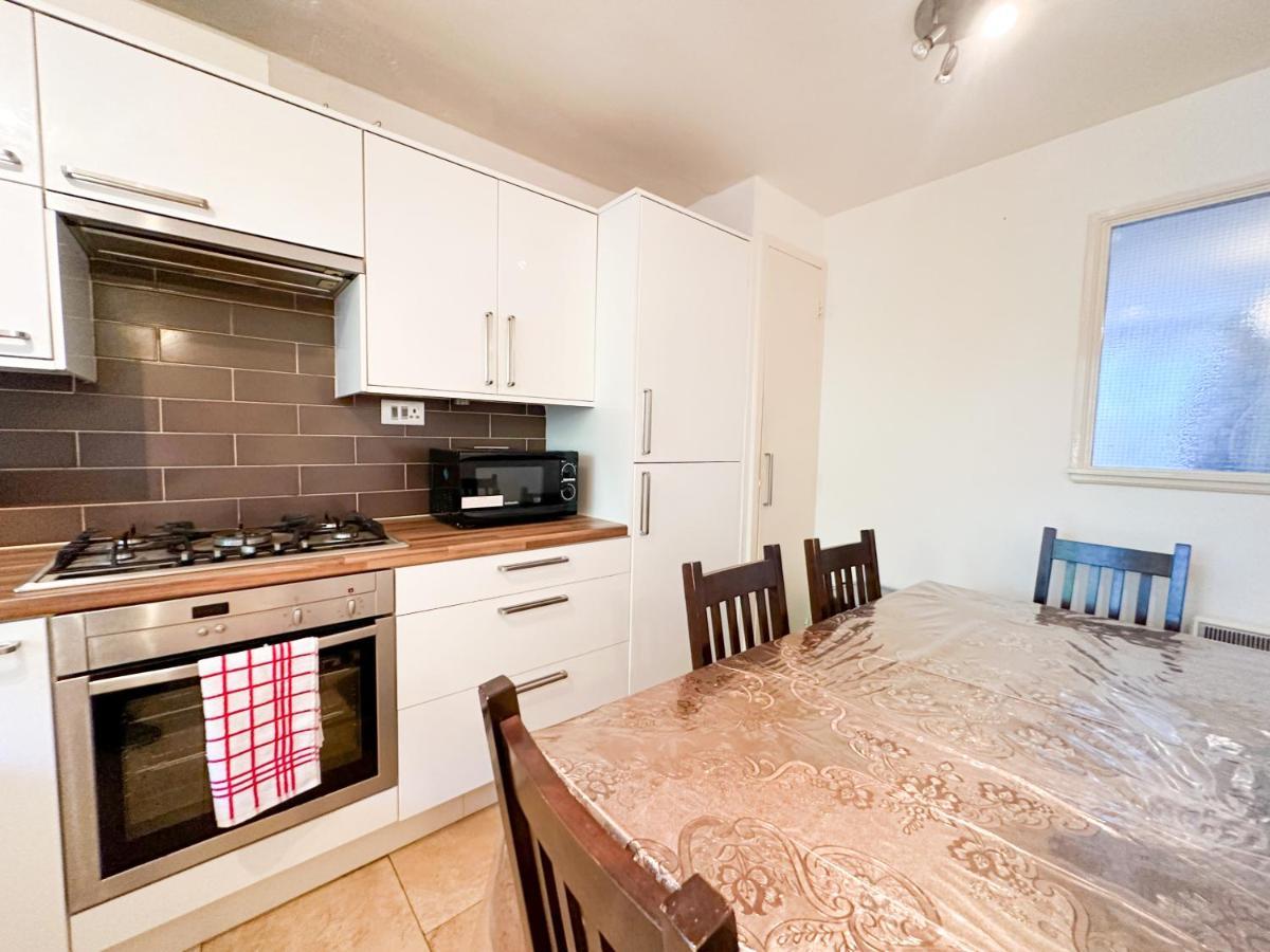 36 O'Leary Square Apartment Лондон Екстериор снимка