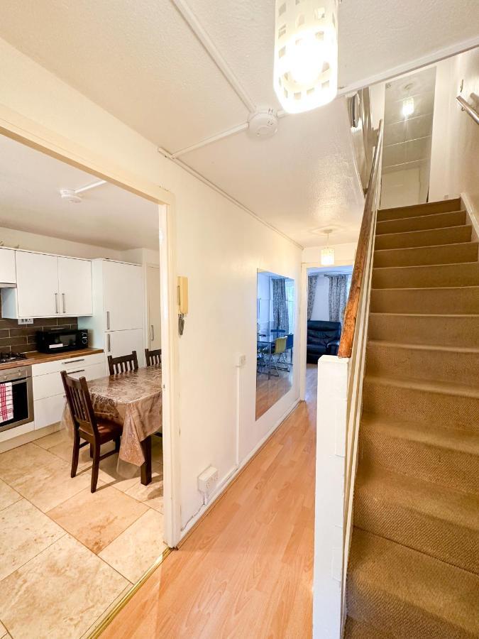36 O'Leary Square Apartment Лондон Екстериор снимка